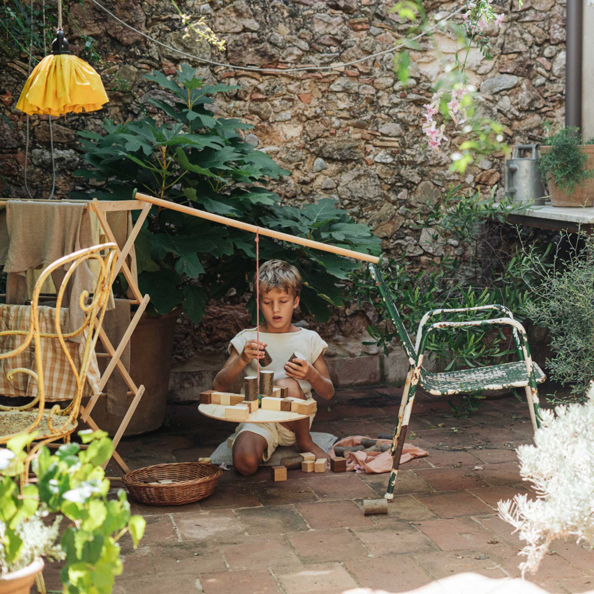 Grapat Pendulum - Playing Outside