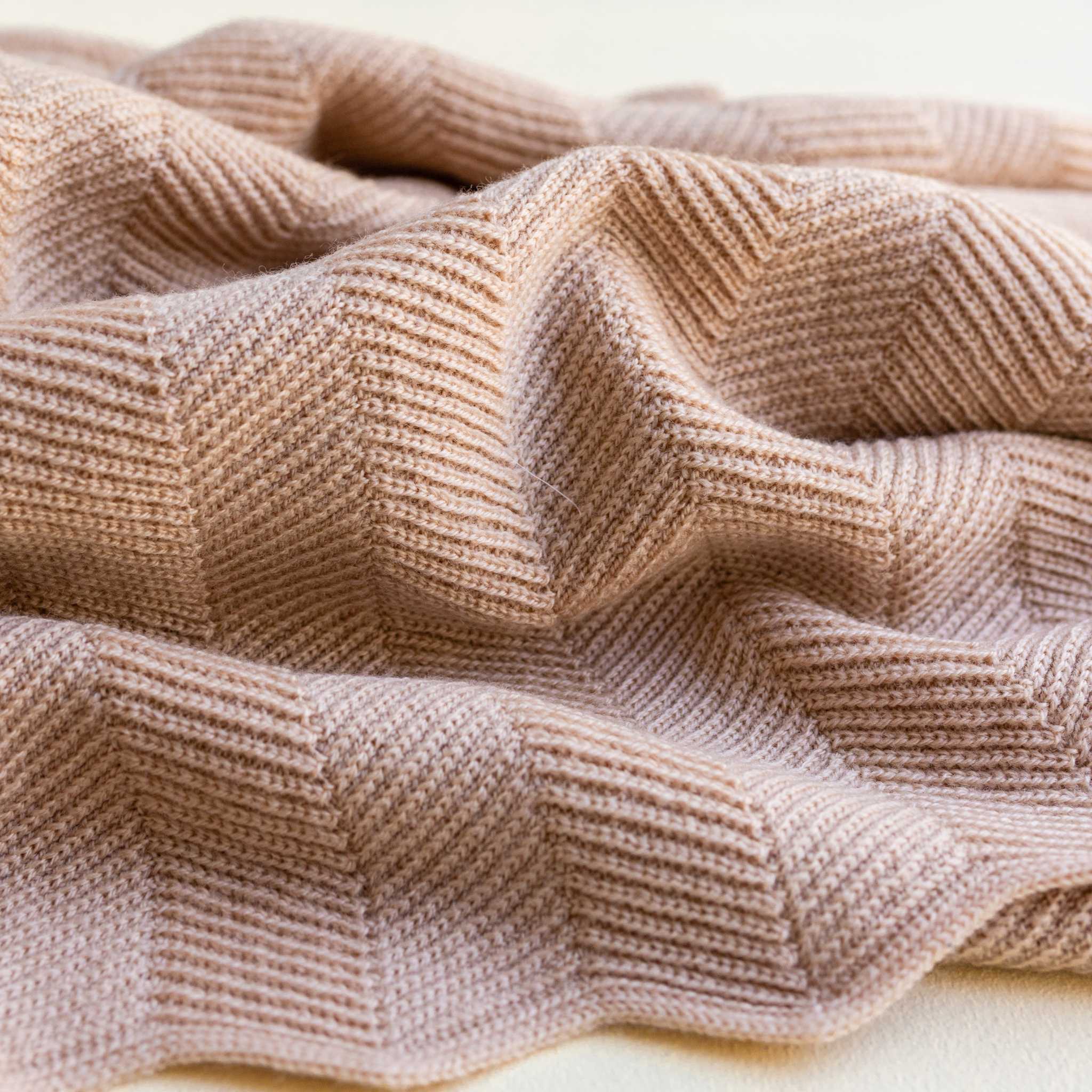 Hvid Freddie Merino Wool Baby Blanket - Rose - Material Details