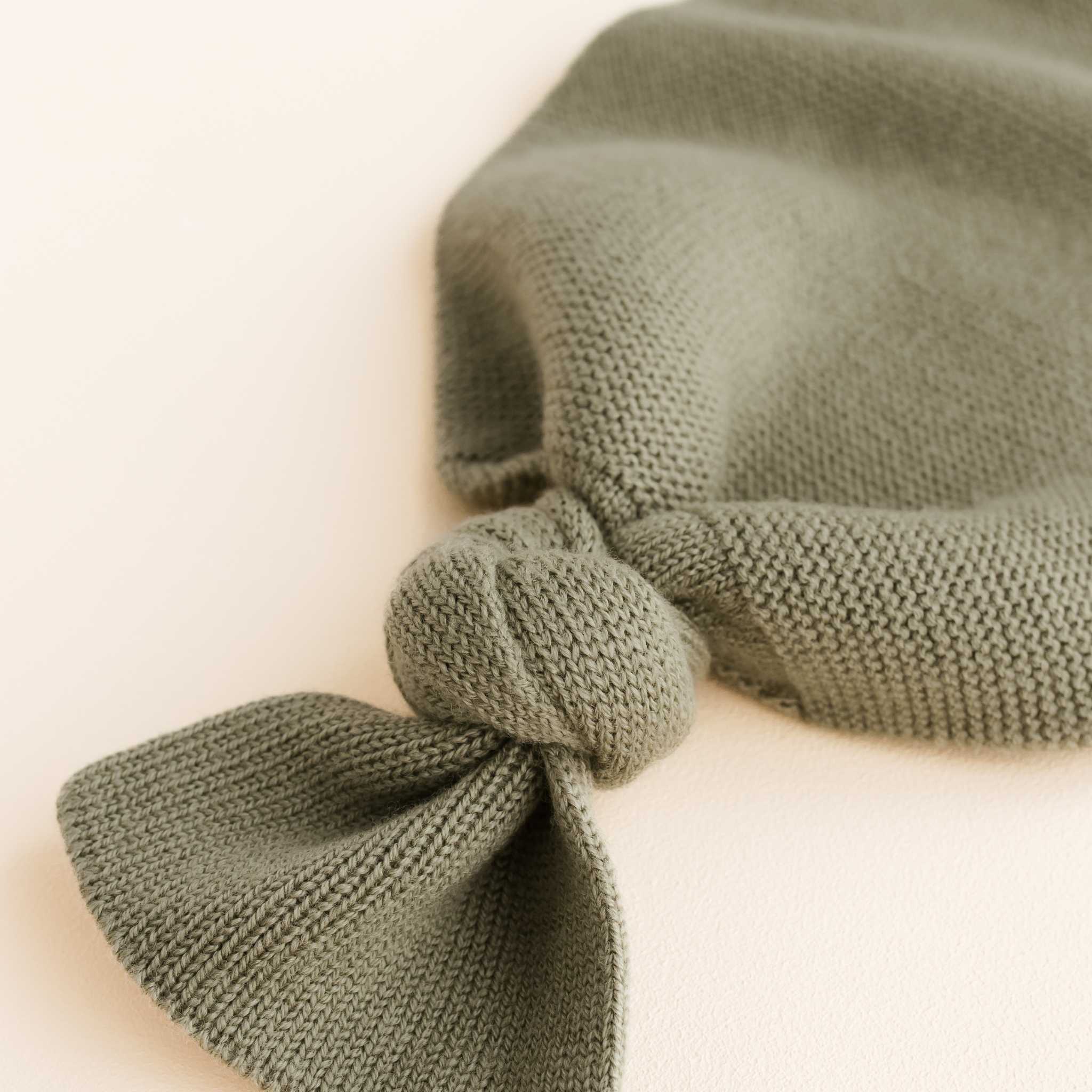 Hvid Merino Wool Cocoon In Artichoke - Knot Detail